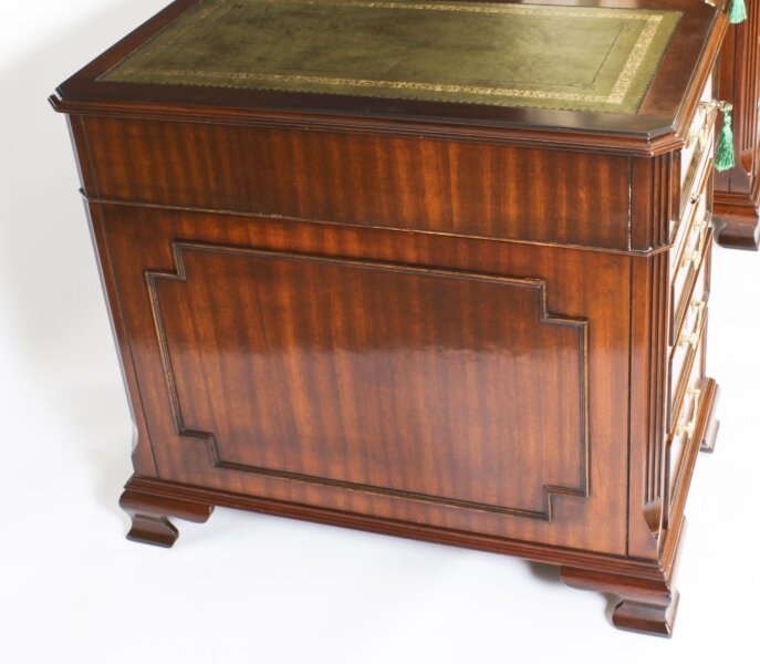 Vintage Georgian Flame Mahogany Pedestal Desk - Image 4