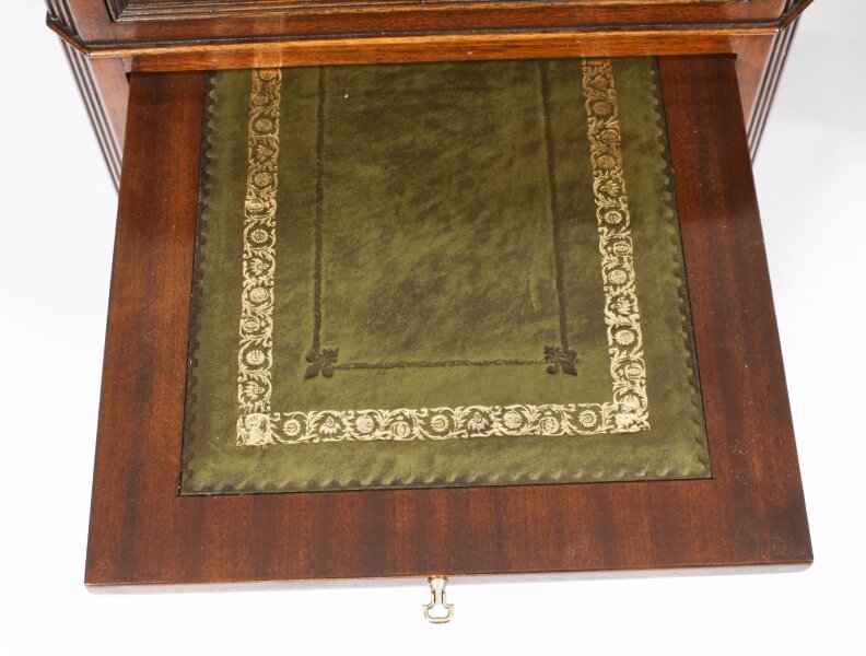Vintage Georgian Flame Mahogany Pedestal Desk - Image 5