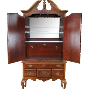 Antique cabinet for sale near Parys